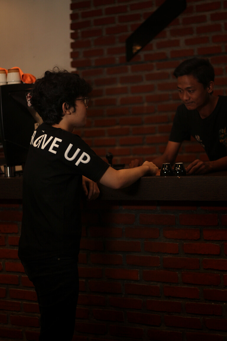 dvian-hitam-2